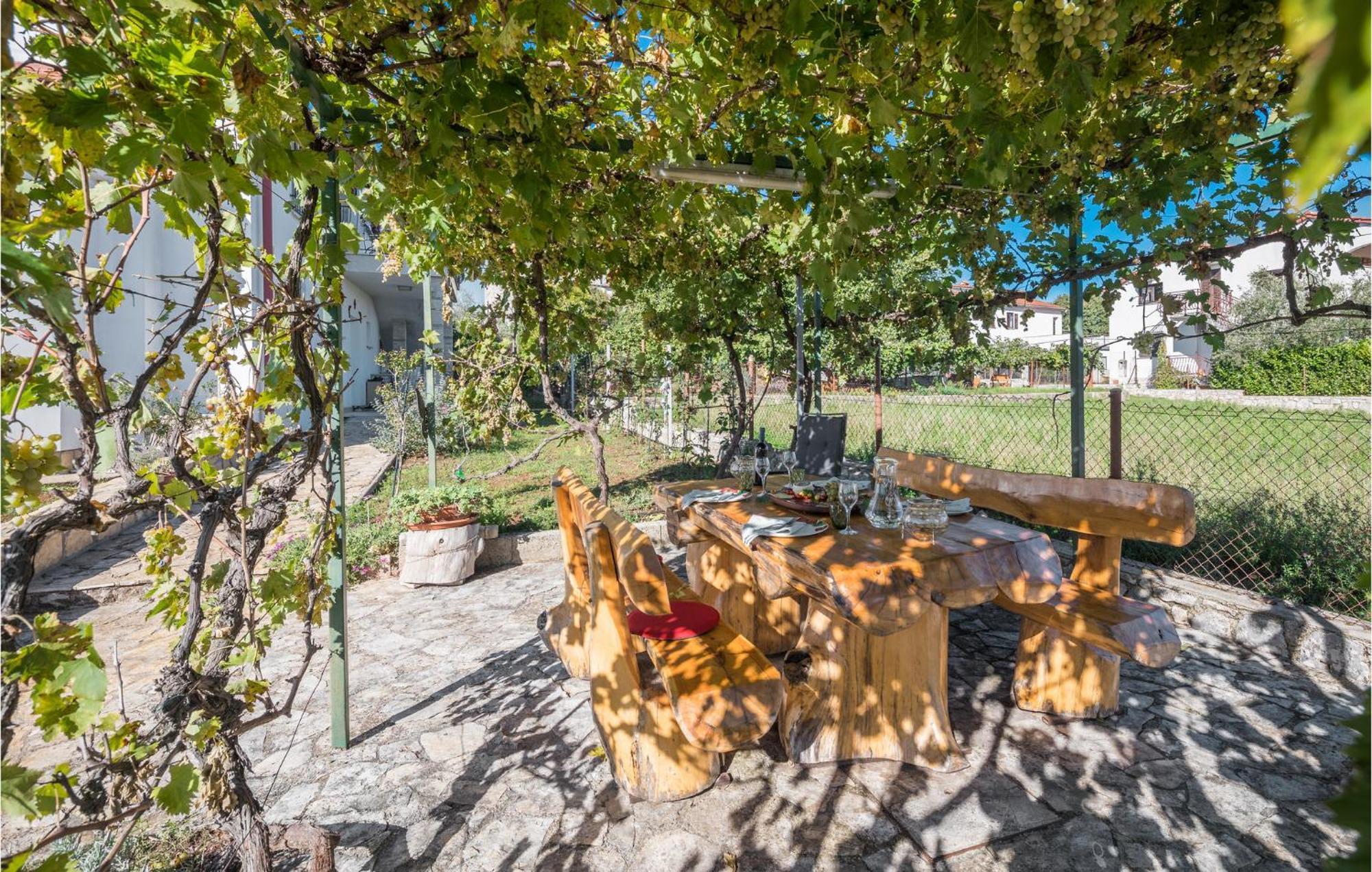 Gorgeous Apartment In Musalez With Kitchen Dış mekan fotoğraf
