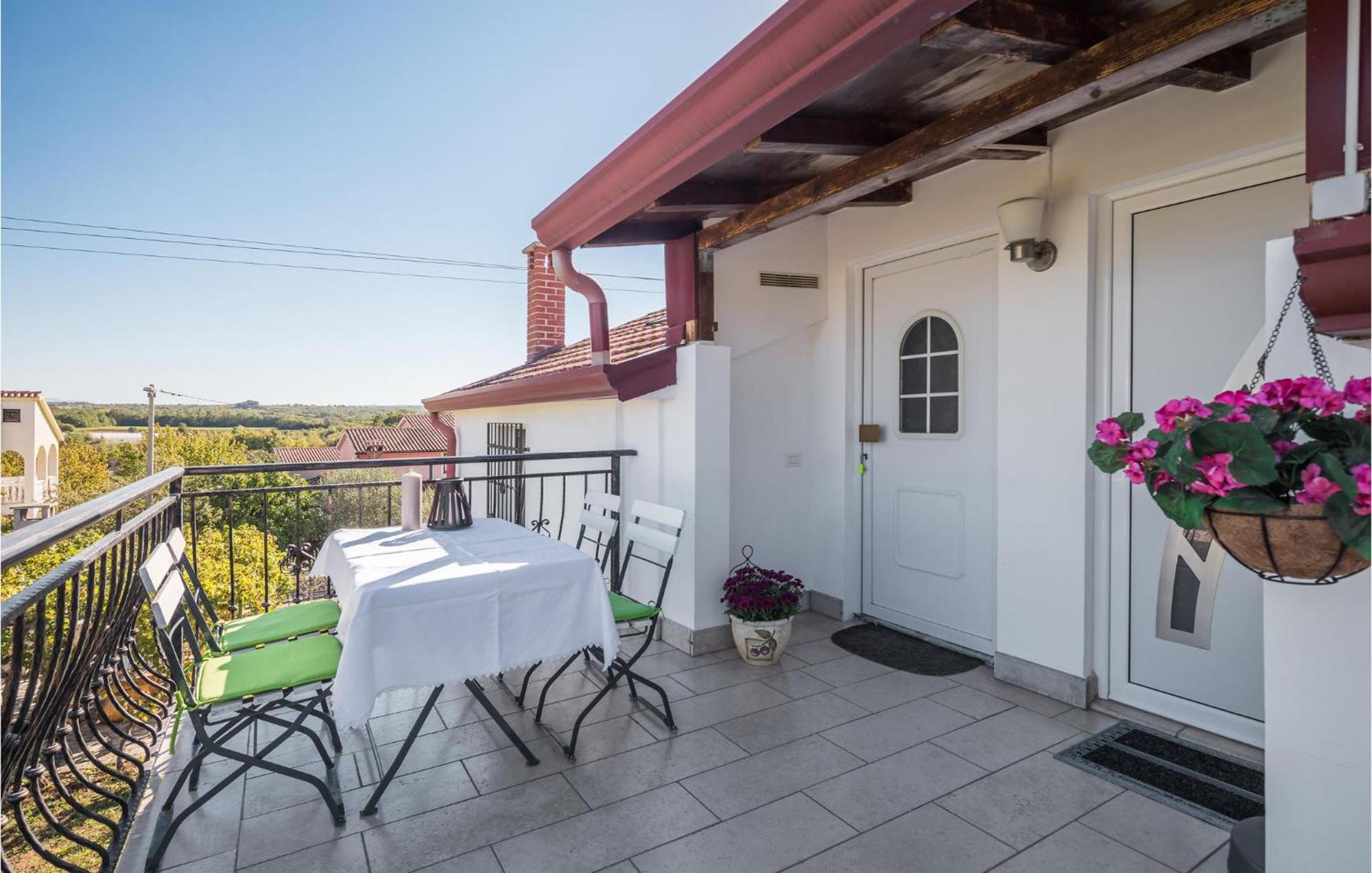 Gorgeous Apartment In Musalez With Kitchen Dış mekan fotoğraf